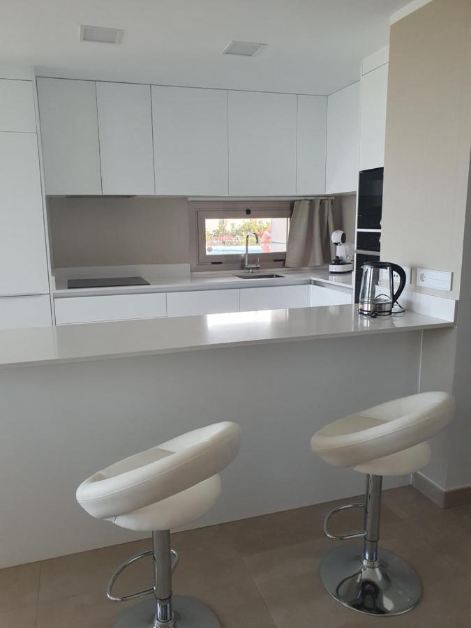 Luxury Beachfront Apartment With Pool, Sauna, Fitness And Gym In Province Malaga, Andalusia Михас Екстериор снимка